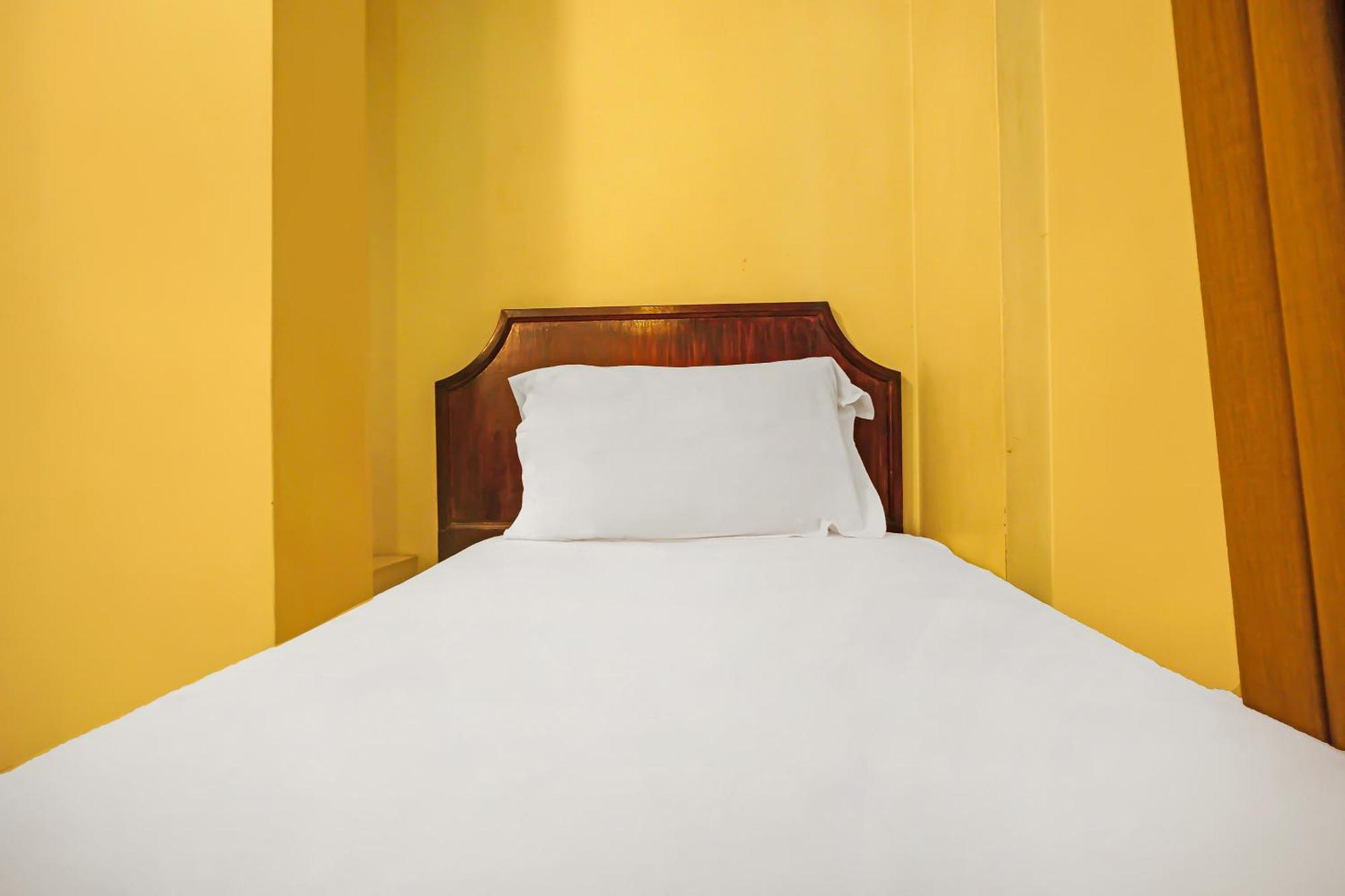 Super Oyo Collection O 92690 Hotel Limas Palembang Dış mekan fotoğraf