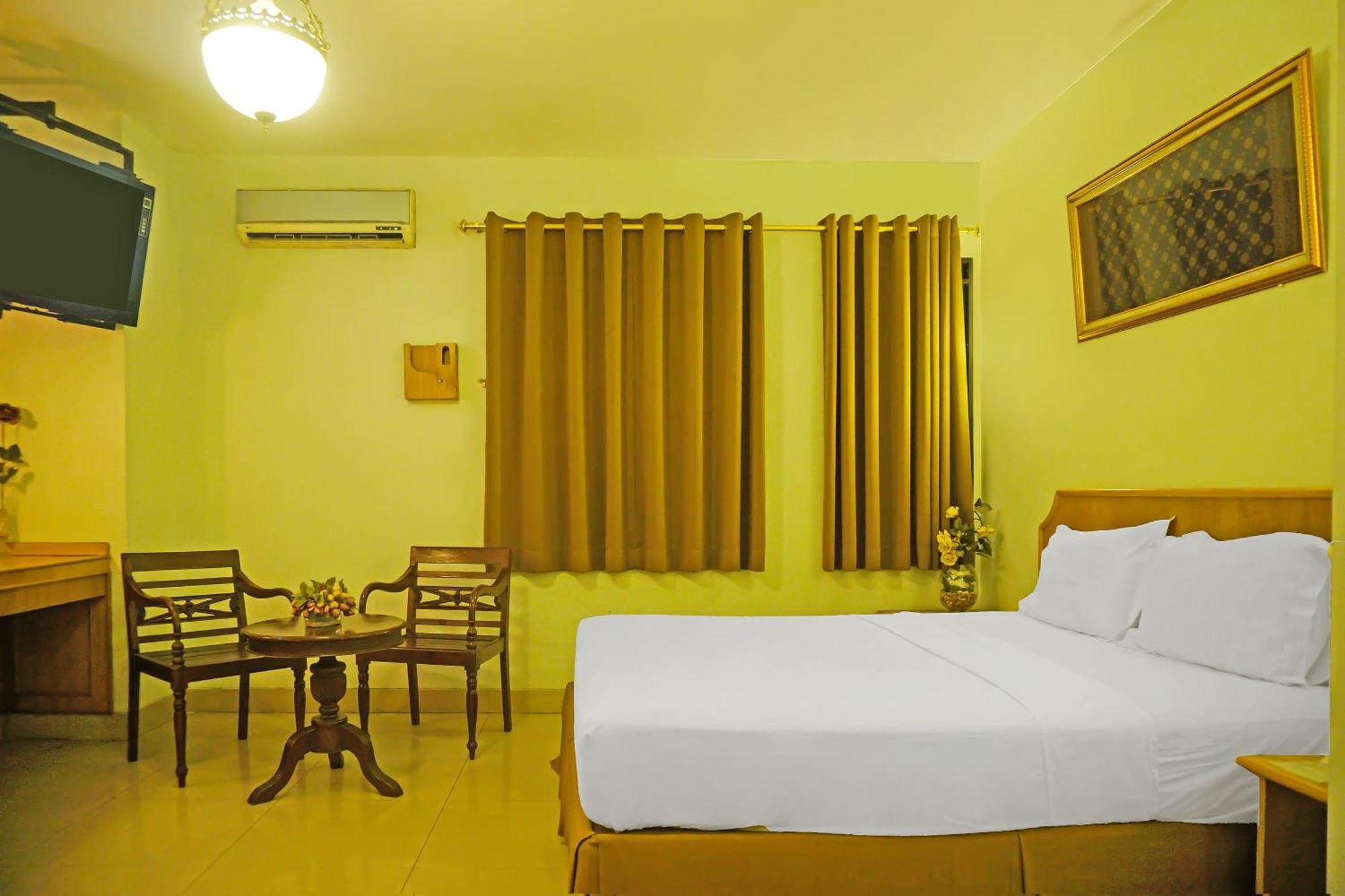 Super Oyo Collection O 92690 Hotel Limas Palembang Dış mekan fotoğraf