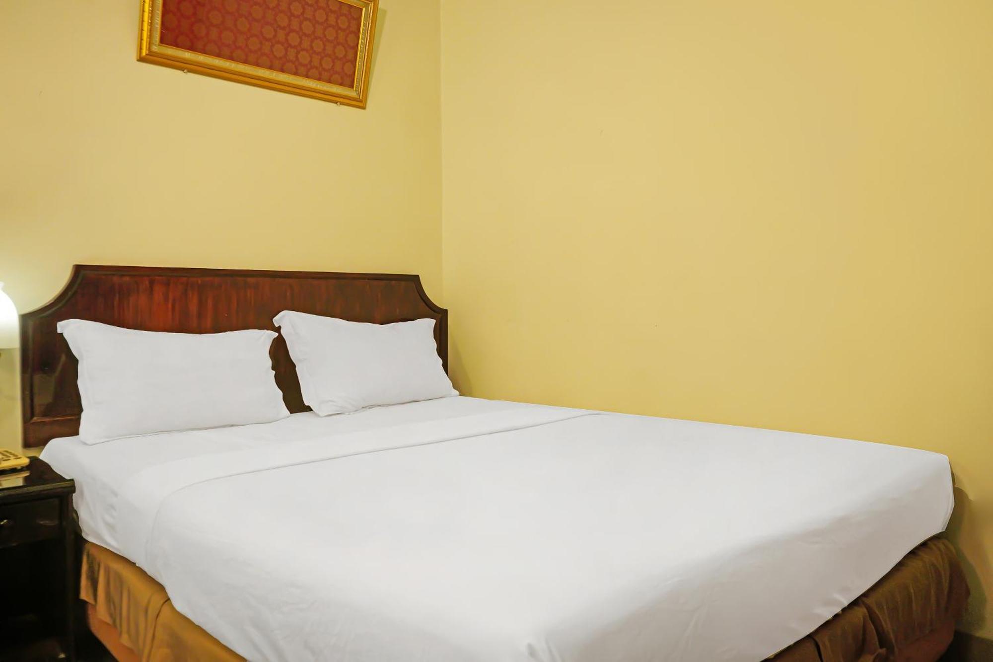 Super Oyo Collection O 92690 Hotel Limas Palembang Dış mekan fotoğraf
