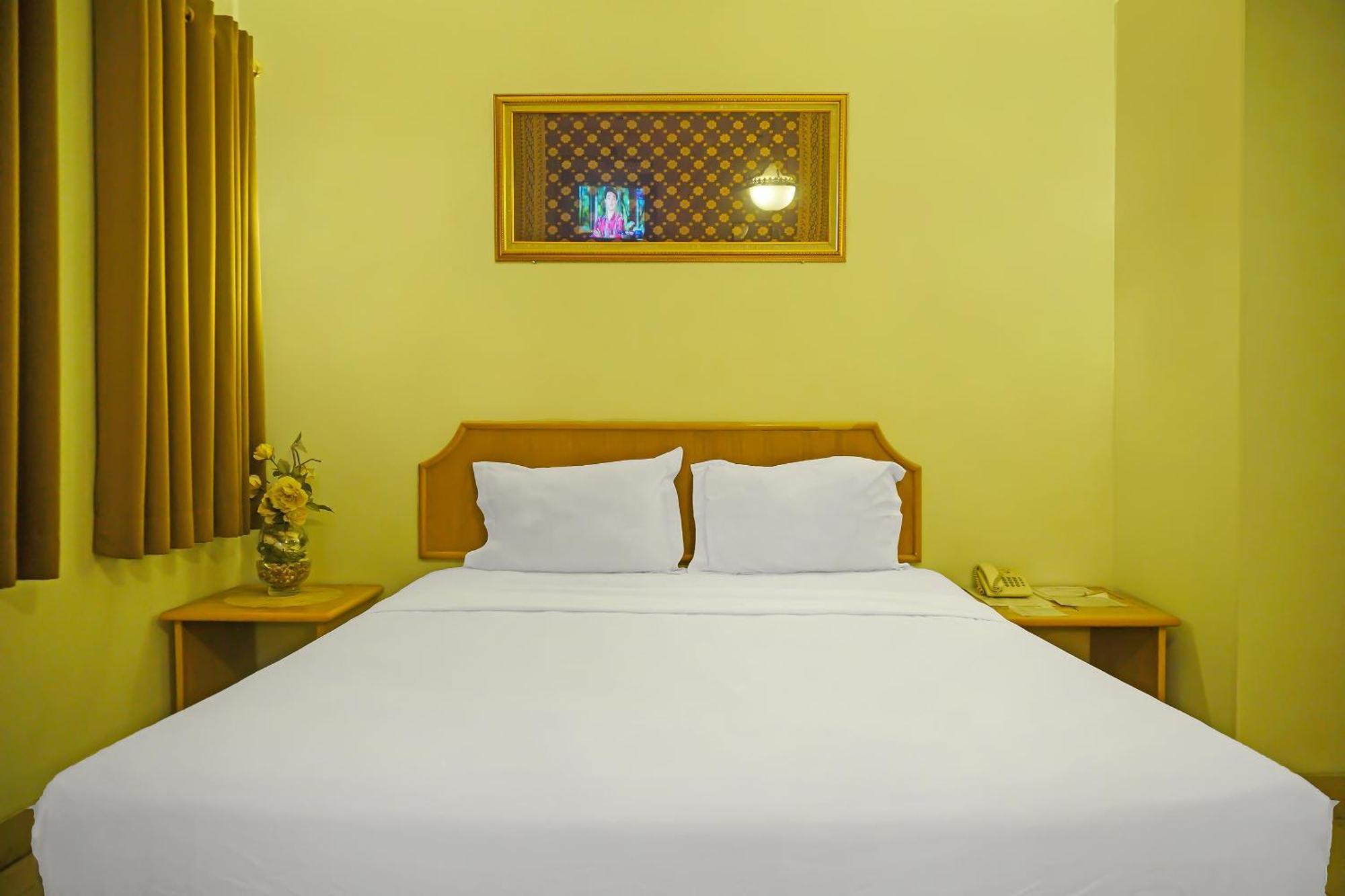 Super Oyo Collection O 92690 Hotel Limas Palembang Dış mekan fotoğraf