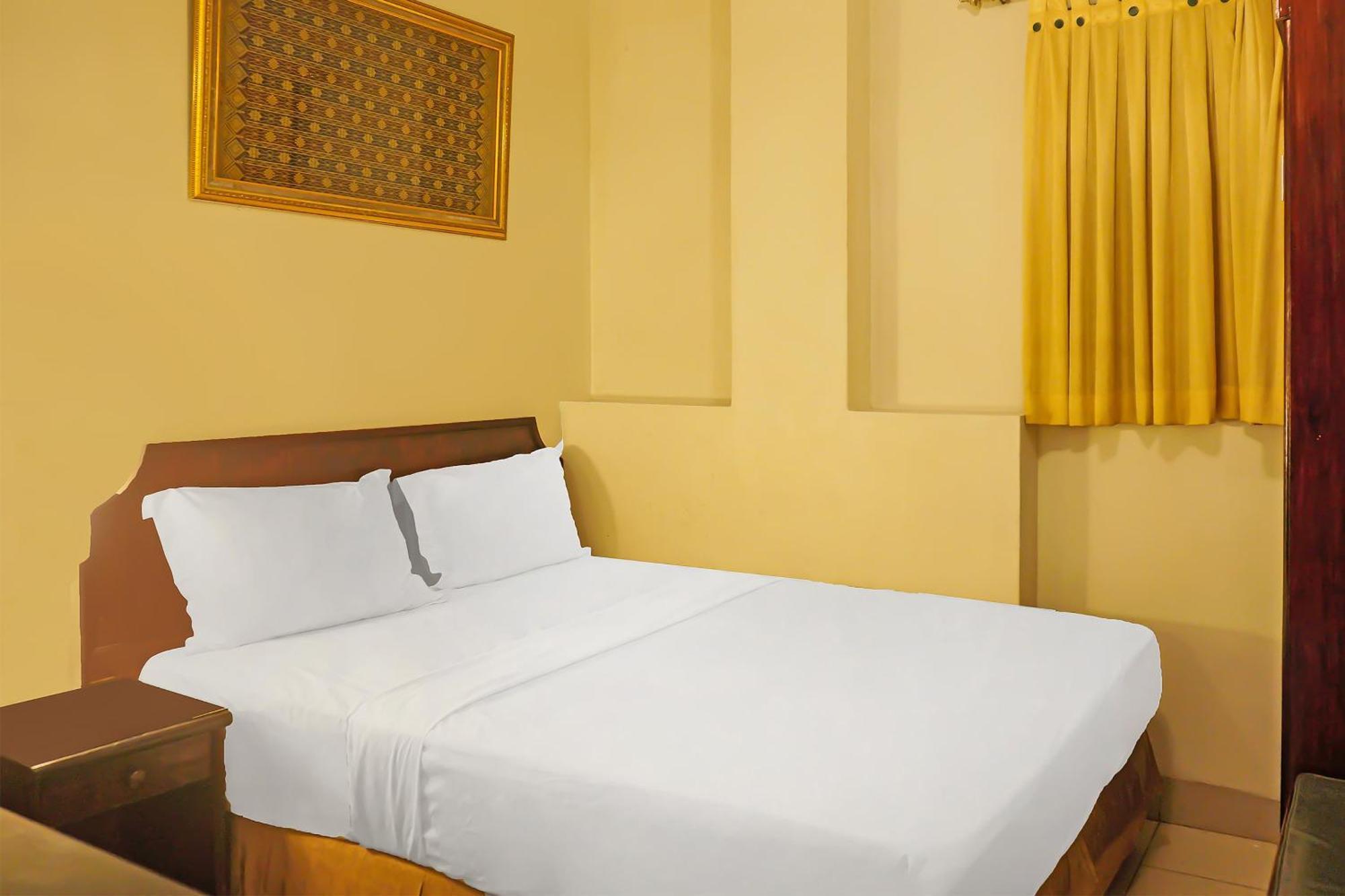 Super Oyo Collection O 92690 Hotel Limas Palembang Dış mekan fotoğraf