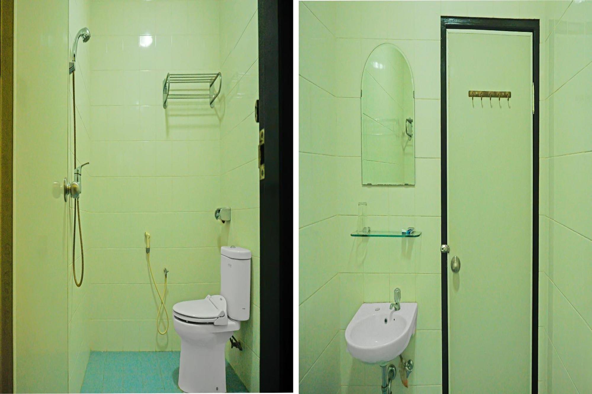Super Oyo Collection O 92690 Hotel Limas Palembang Dış mekan fotoğraf