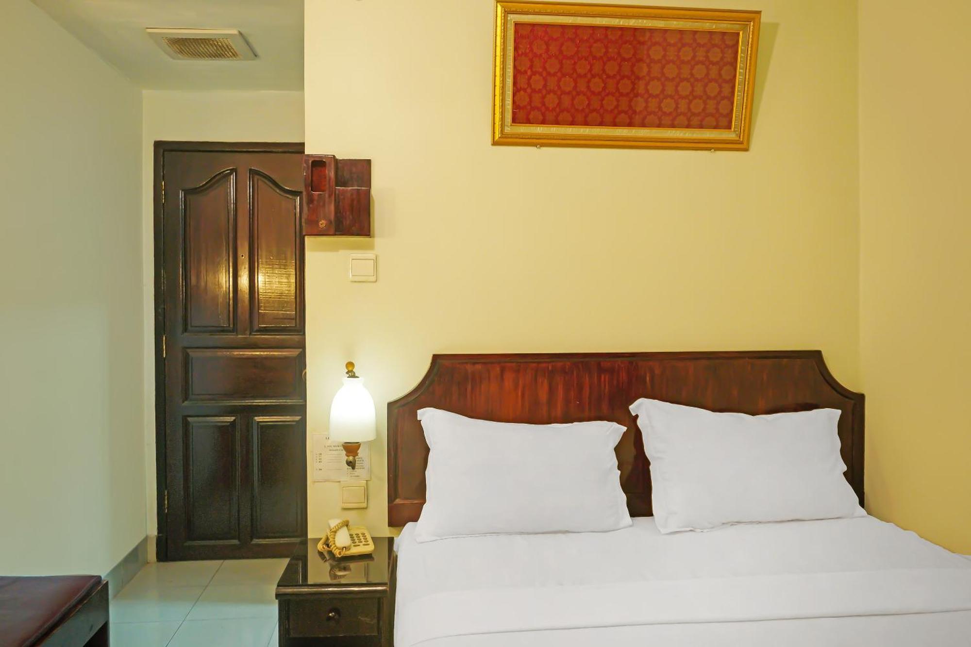 Super Oyo Collection O 92690 Hotel Limas Palembang Dış mekan fotoğraf