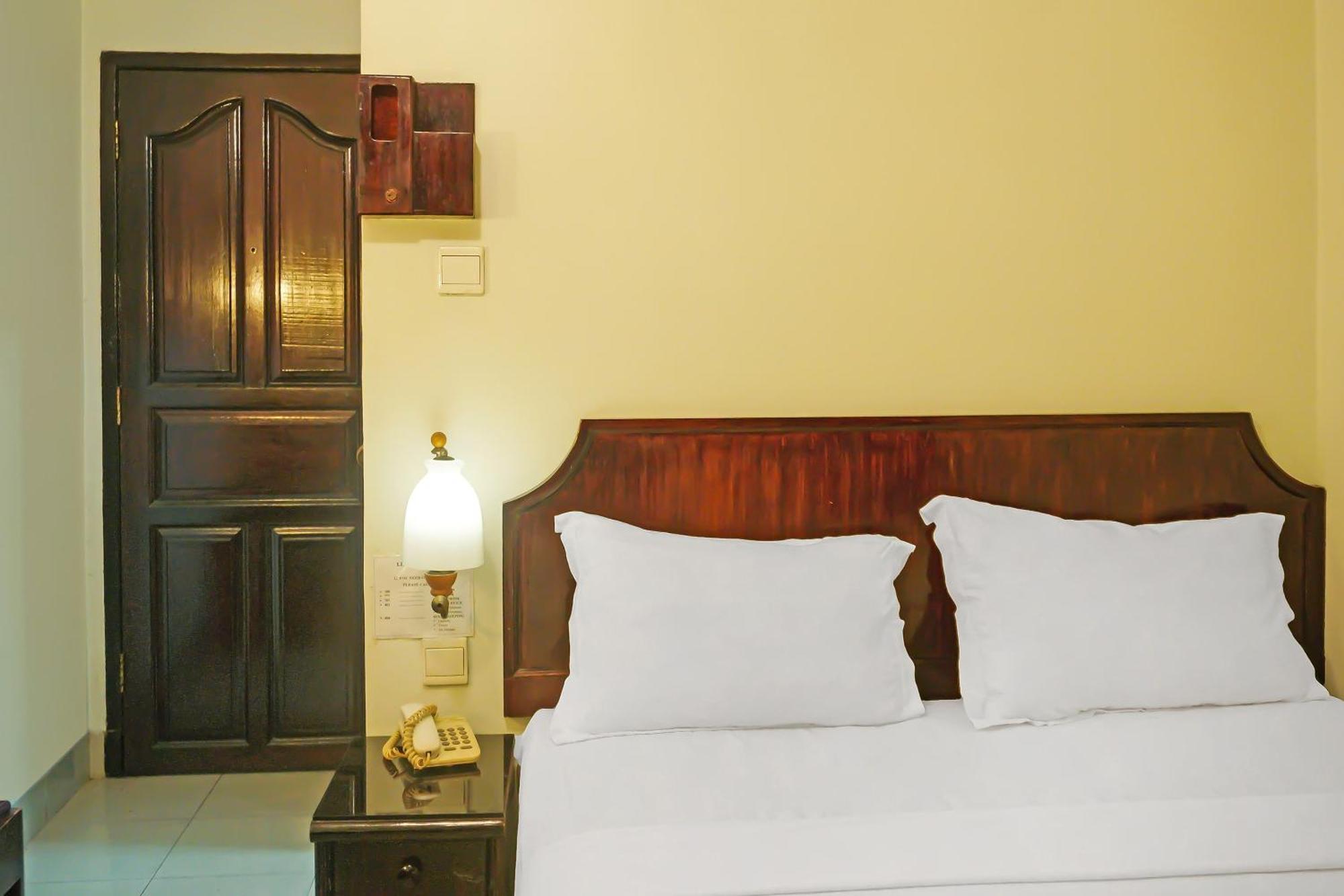 Super Oyo Collection O 92690 Hotel Limas Palembang Dış mekan fotoğraf