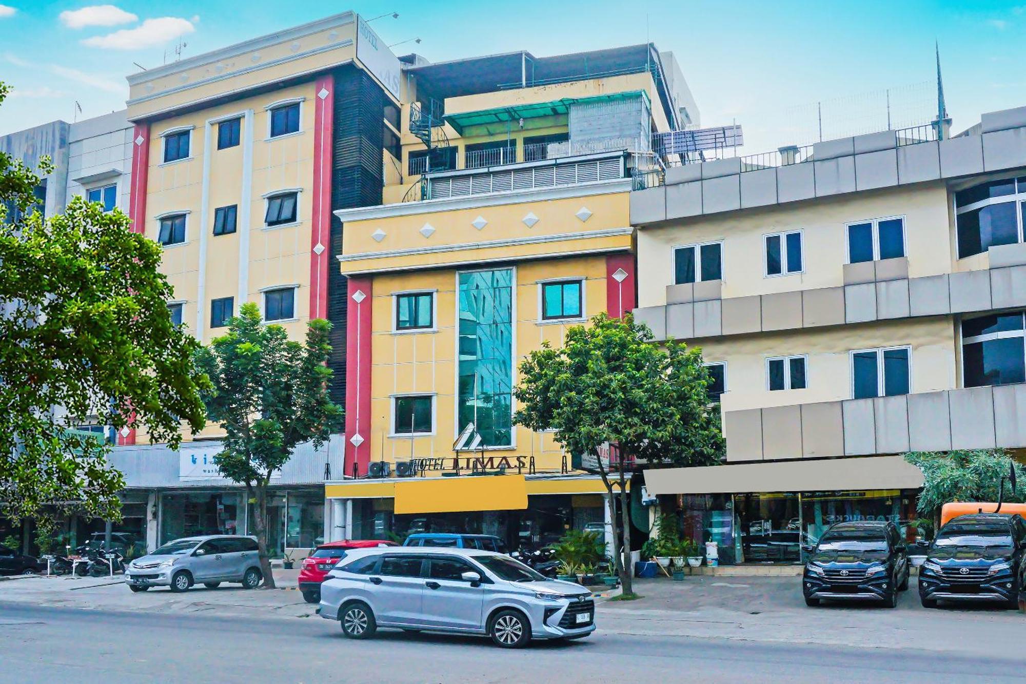 Super Oyo Collection O 92690 Hotel Limas Palembang Dış mekan fotoğraf